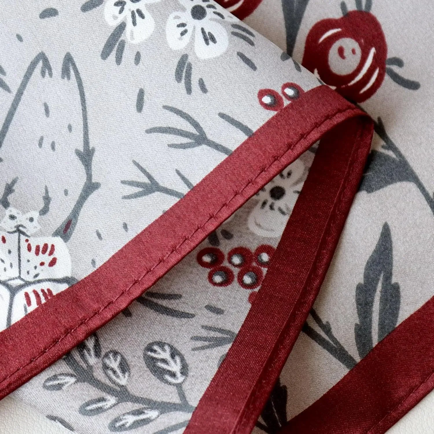 100% Mulberry Silk Neck Scarf - 21"x21" Small Printed Square Neckerchief Scarves for Women Gift Packed