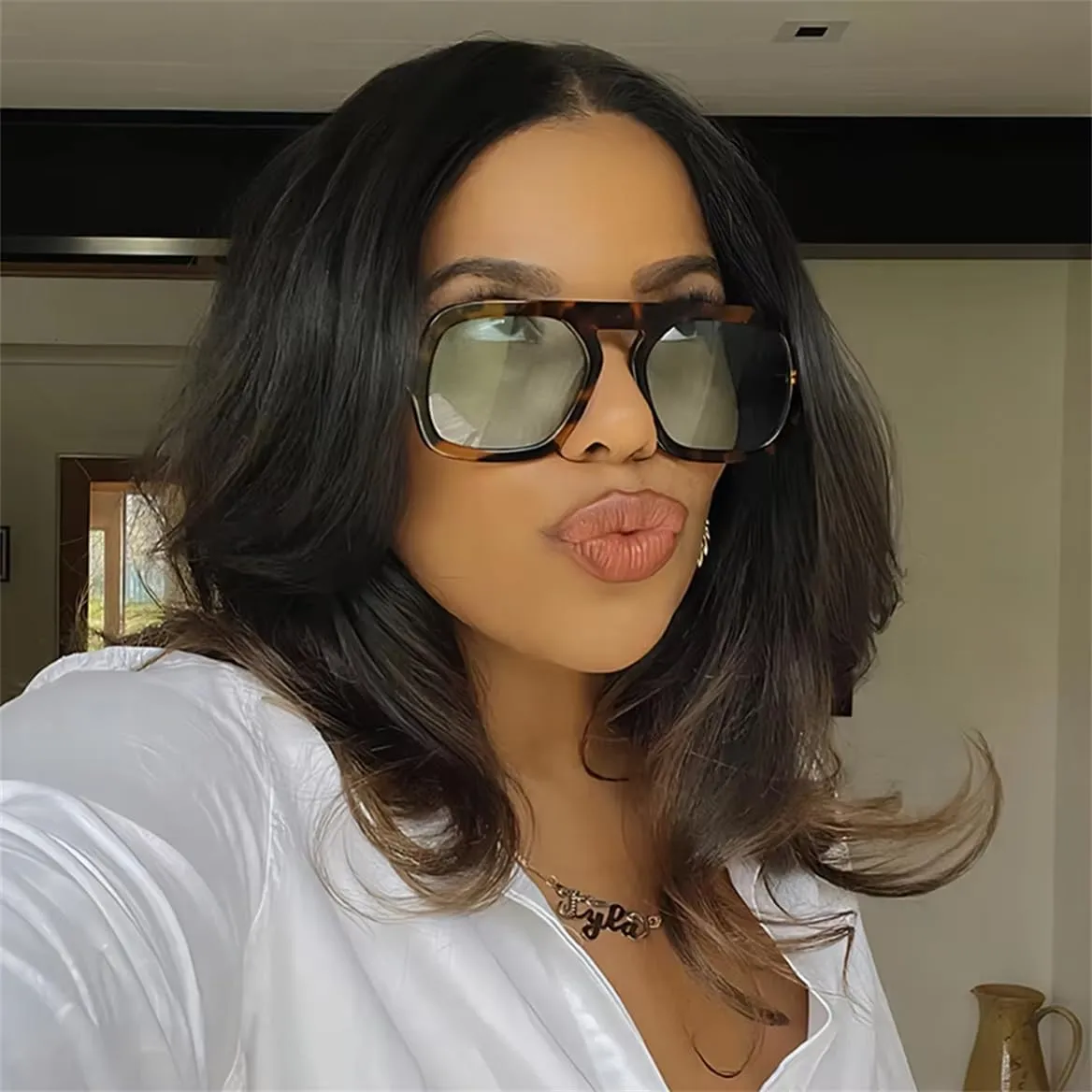 ADE WU Trendy Square Sunglasses for Women Men,Vintage Square Aviator Sunglasses Fashion 70s Inspired Stylish Flat Top Shades