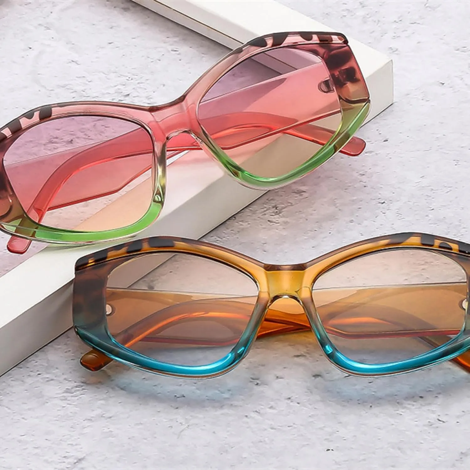 Fashion Thick Frame Sunglasses for Women Punk Trendy Outdoor Uv400