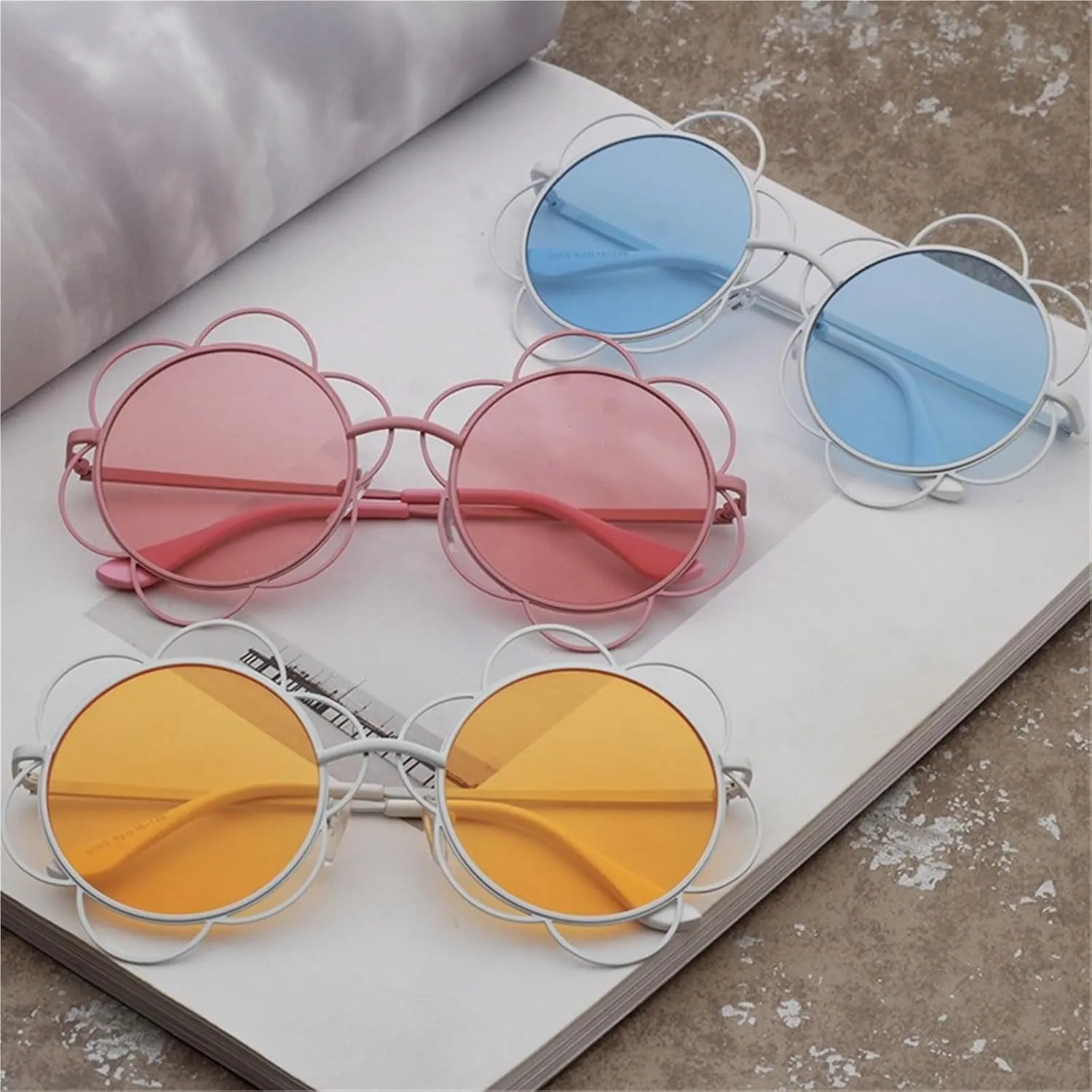 Flower Hollowed Metal Frame Sunglasses For Men And Women Outdoor Vacation Party Decorative Sun Glasses
