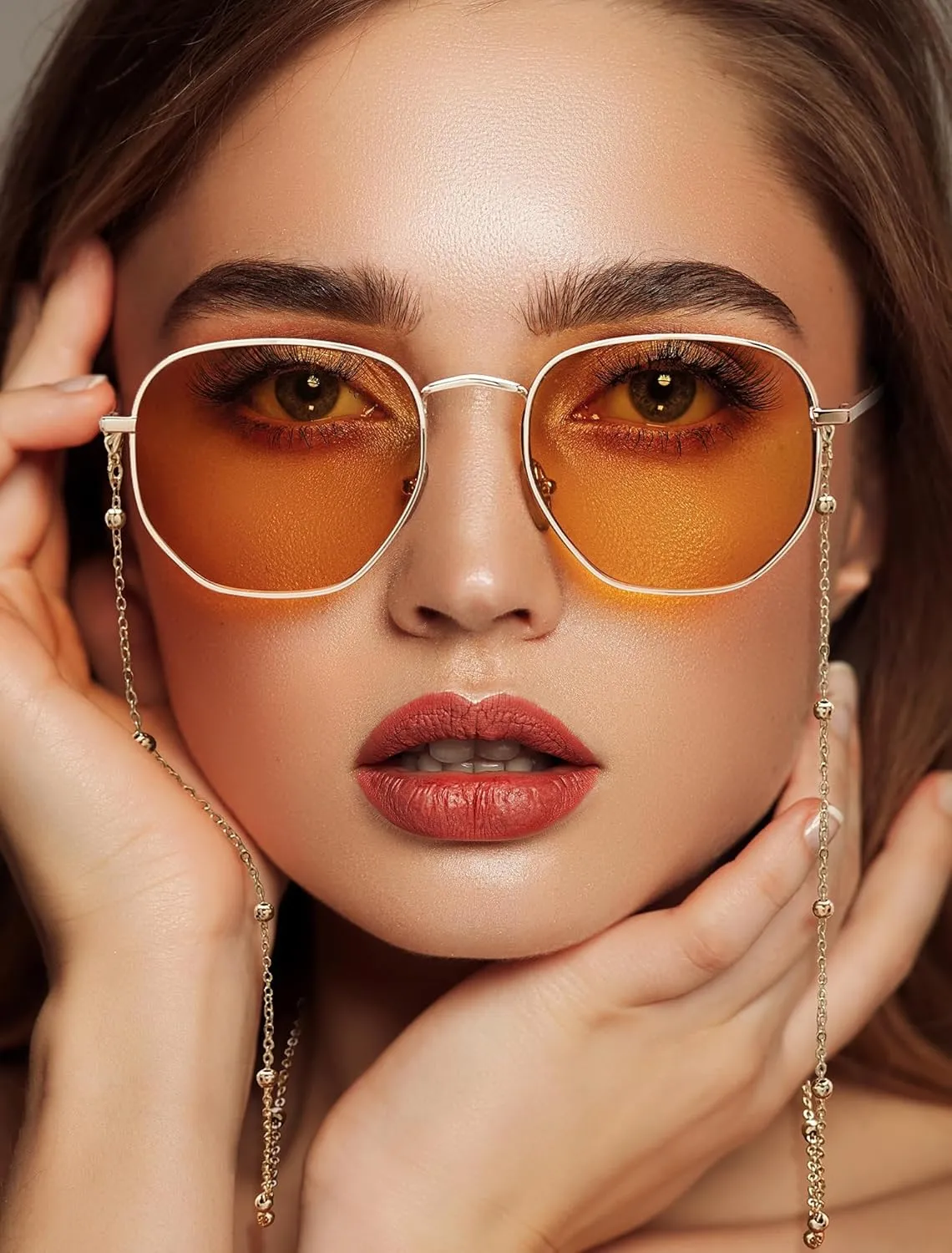 Veda Tinda Vision Sunglasses for Women Trendy Retro 70s 90s Womens Oval and Square Shades UV400 Protection with Glasses Chain
